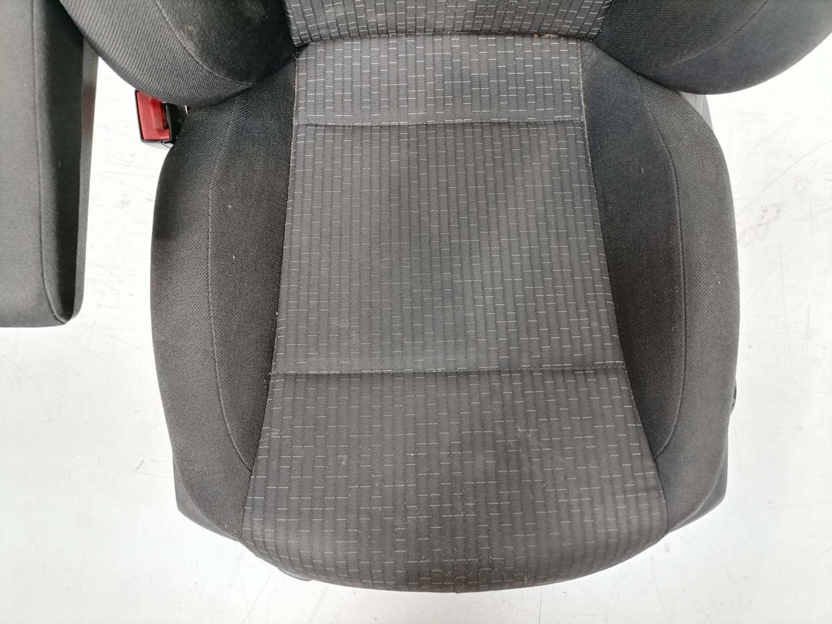Mercedes Vito 447 original Sitz vorn links Fahrersitz Stoff nicht beheizt Bj.2022